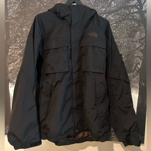 North Face HyVent multi-pocket jacket - Picture 12 of 12